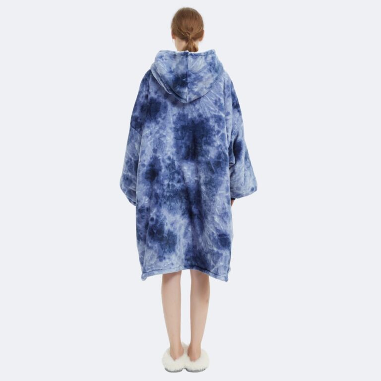hoodie-blue-tie-dye-lifestyle-1-blauw