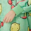 hoodie-cherry-lime-lifestyle-2-blauw