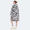 hoodie-koe-lifestyle-1-blauw