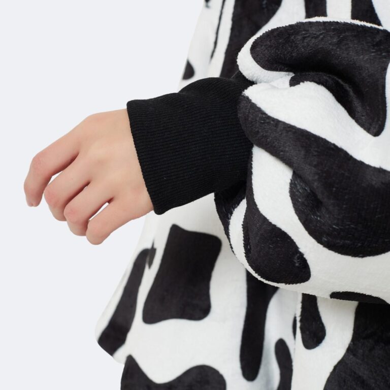 hoodie-koe-lifestyle-3-blauw