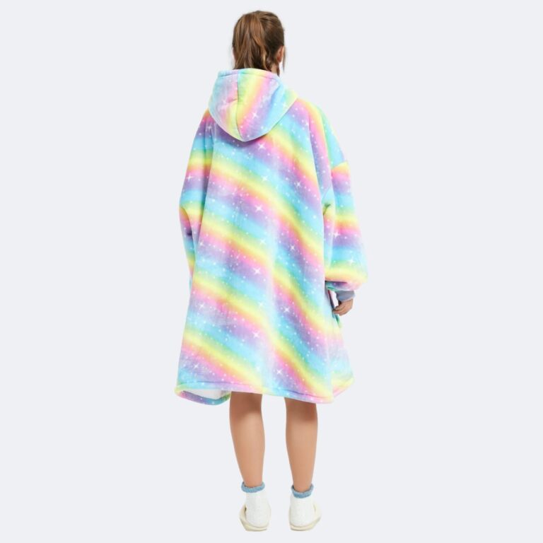 hoodie-regenboog-1-lifestyle-1-blauw