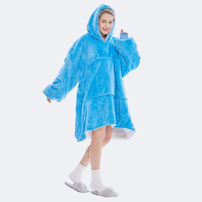 hoodie-sky-blue-lifestyle-2-blauw